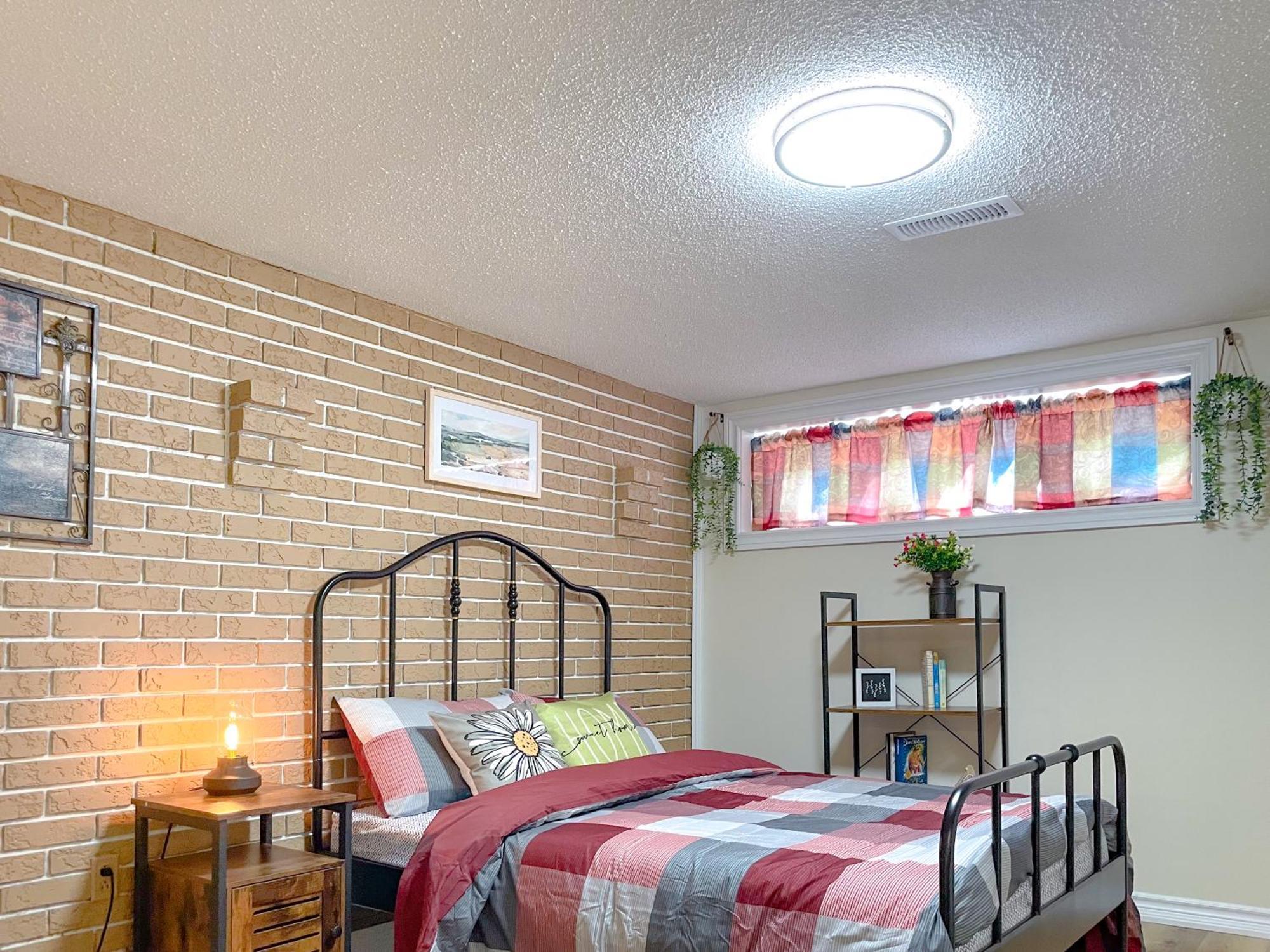 Apartamento Newly-Renovated 3Br House, 12 Minutes To Airport Toronto Exterior foto